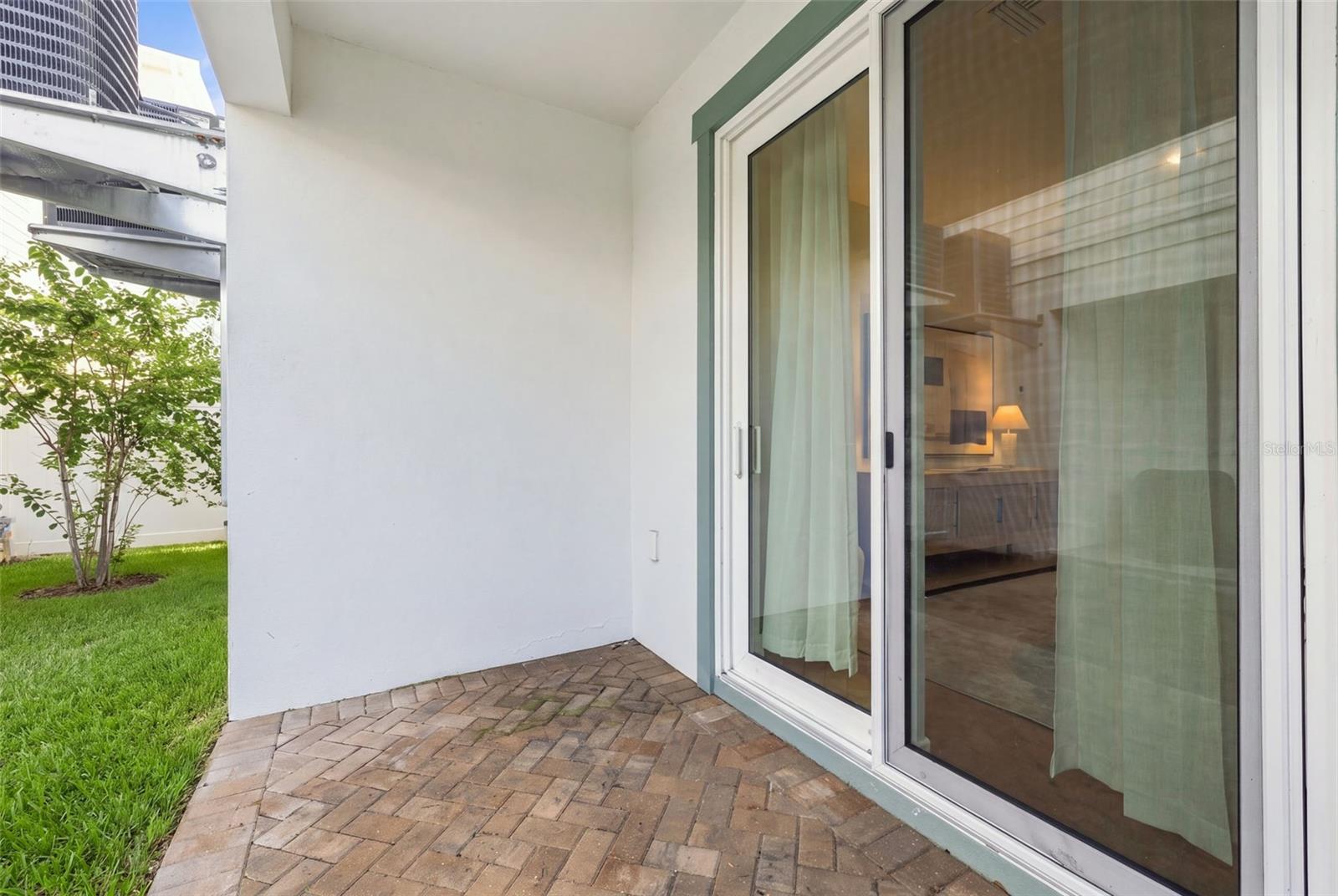 407 S ALBANY AVE #2