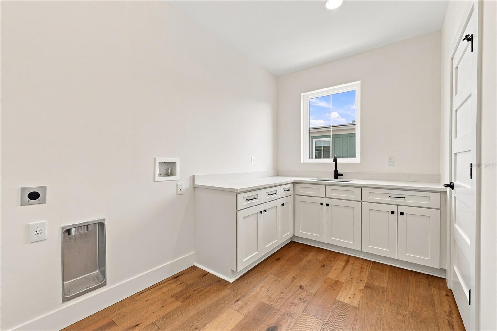 407 S ALBANY AVE #2
