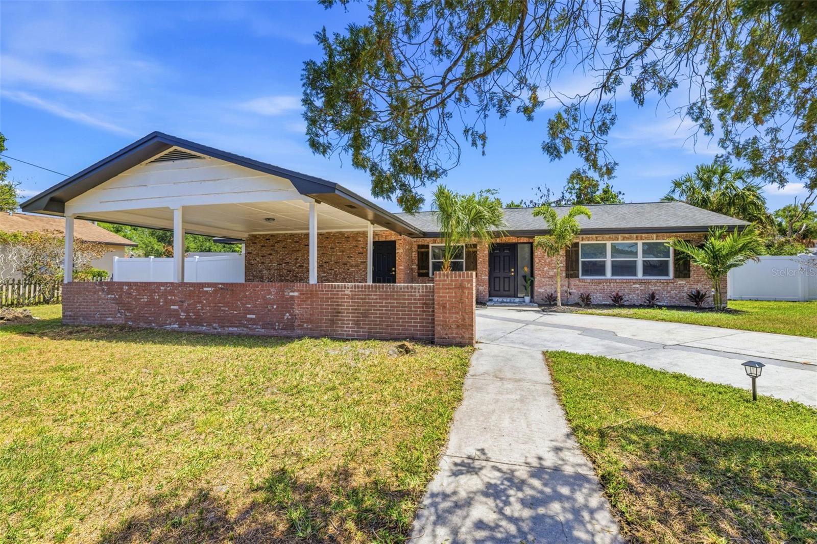 4433 POMPANO DR