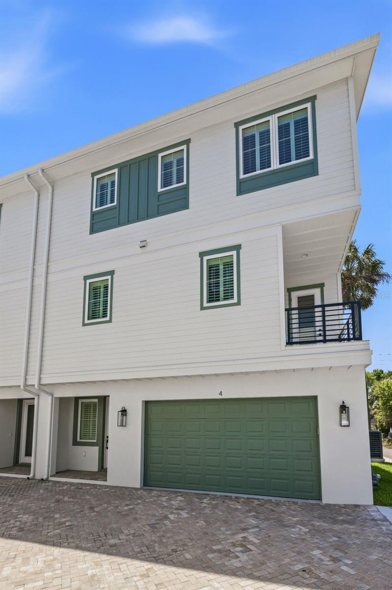 407 S ALBANY AVE #4
