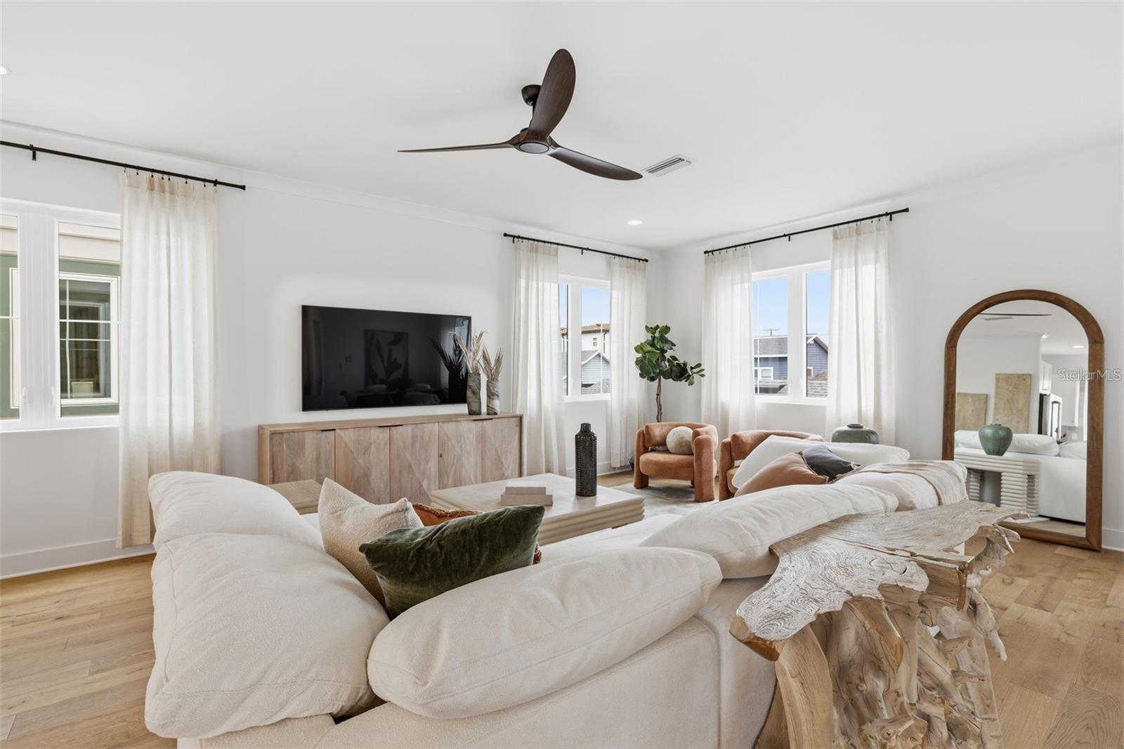 407 S ALBANY AVE #4