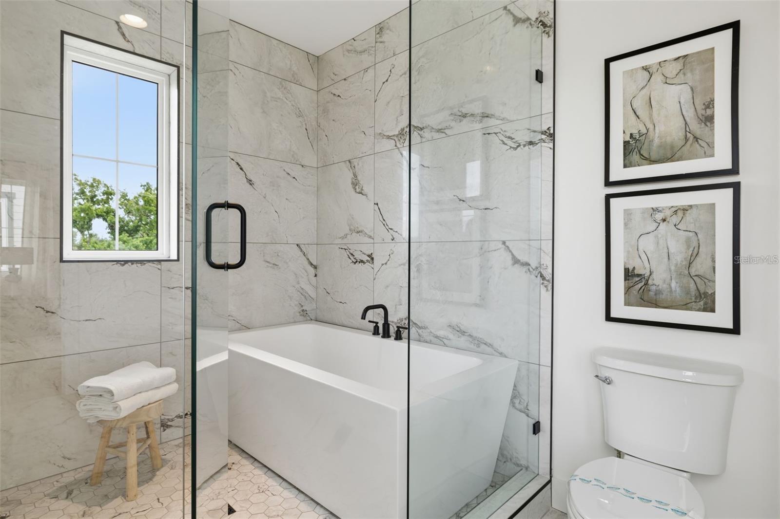 407 S ALBANY AVE #4