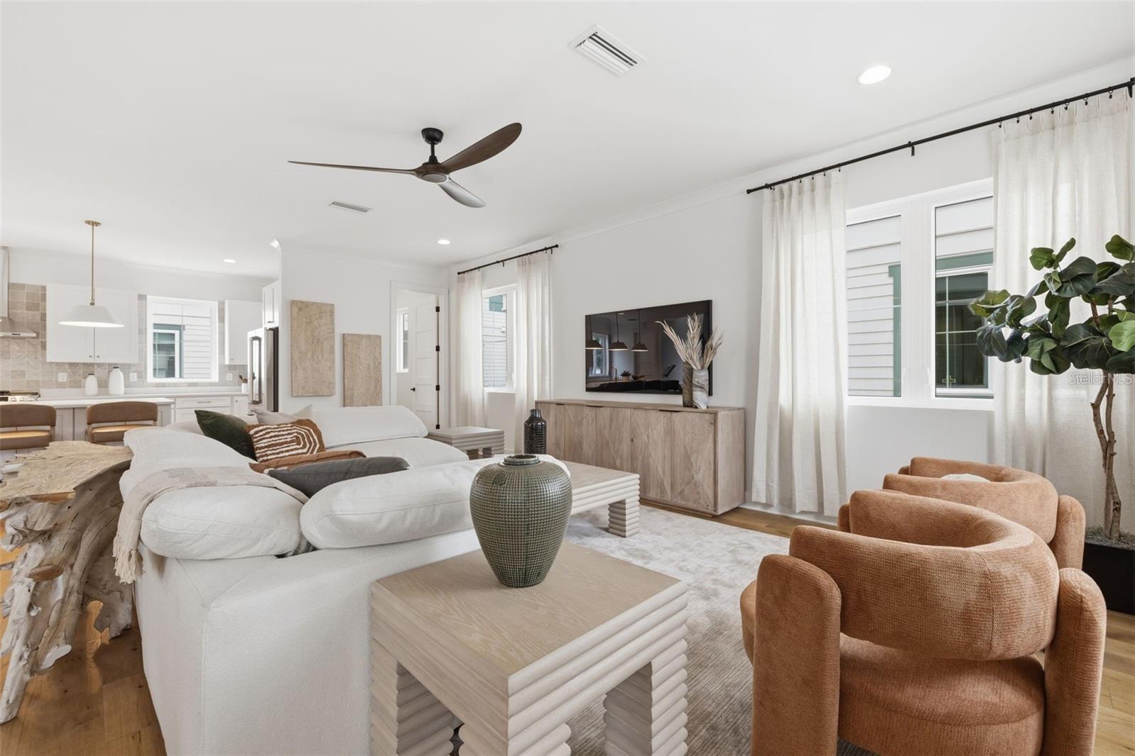 407 S ALBANY AVE #4