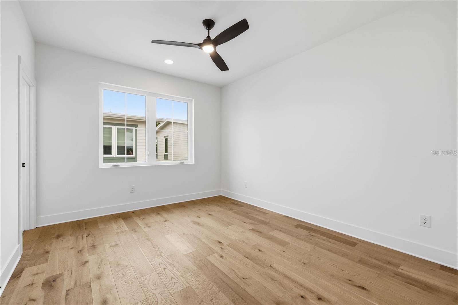 407 S ALBANY AVE #4