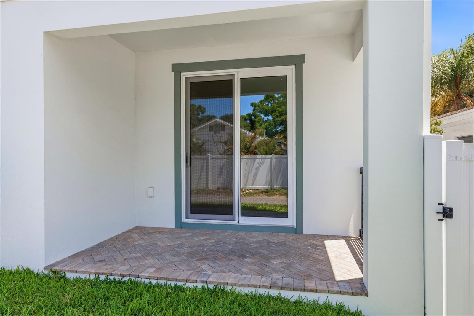 407 S ALBANY AVE #4