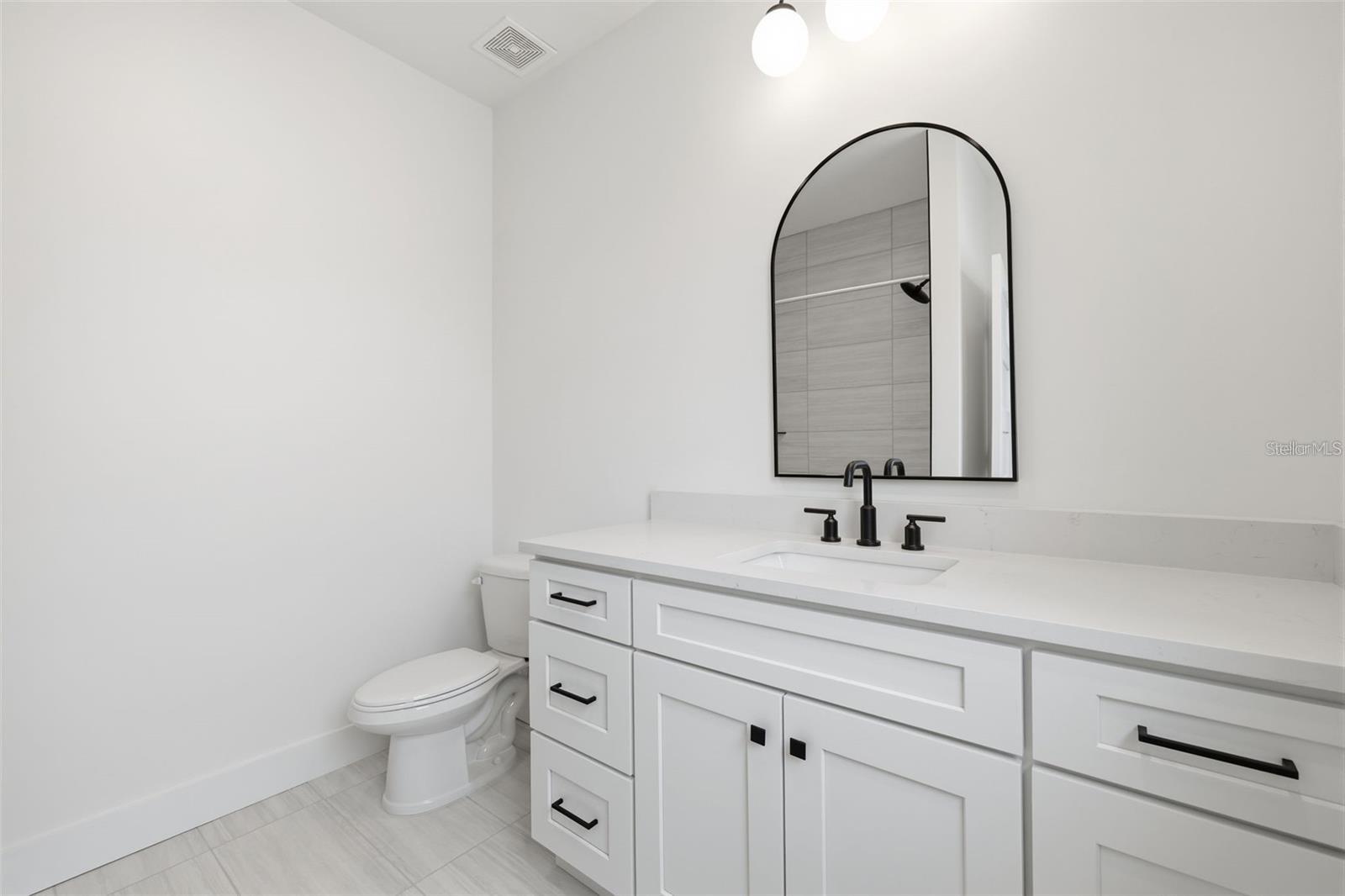 407 S ALBANY AVE #4
