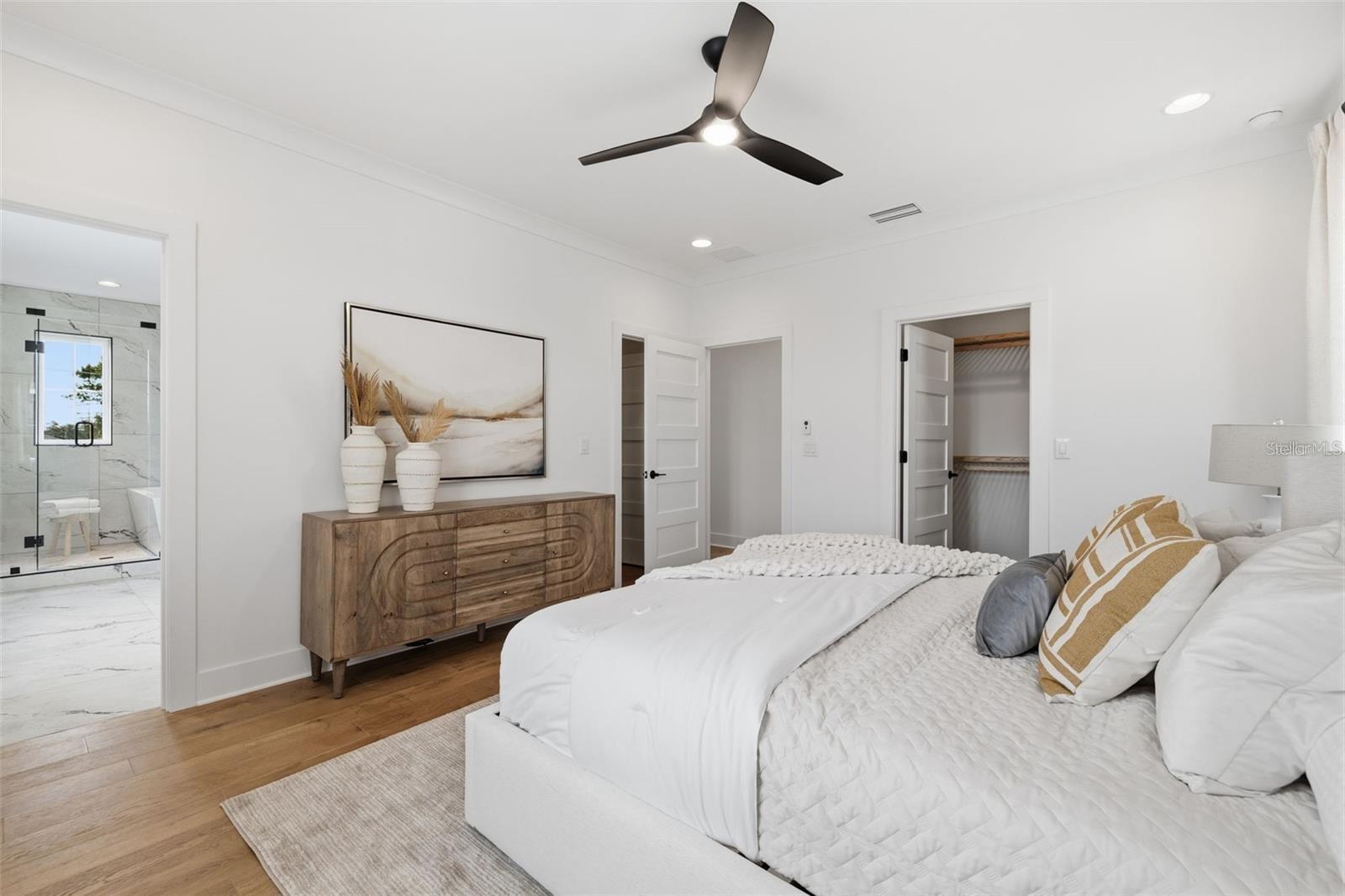 407 S ALBANY AVE #4