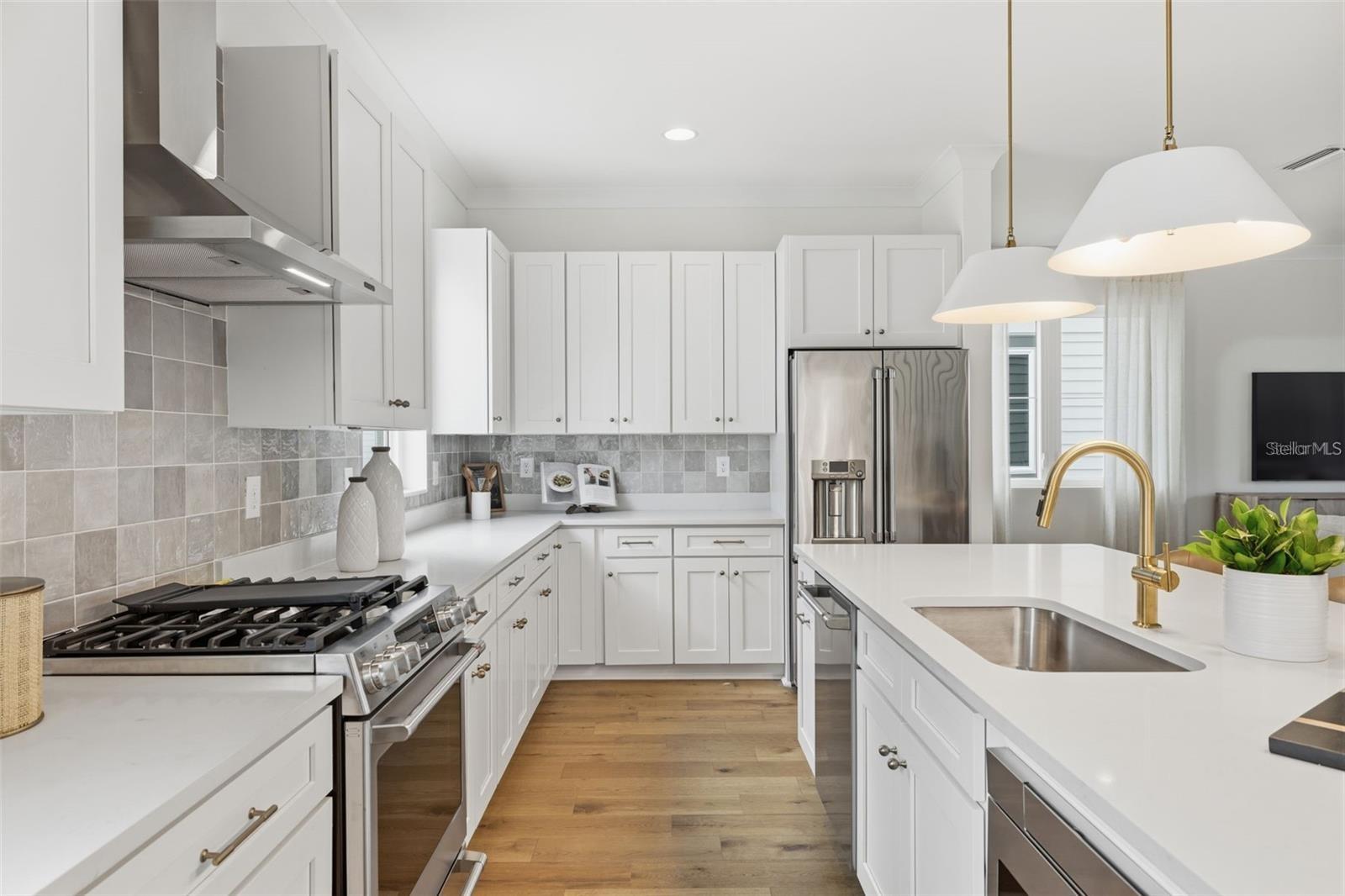 407 S ALBANY AVE #4