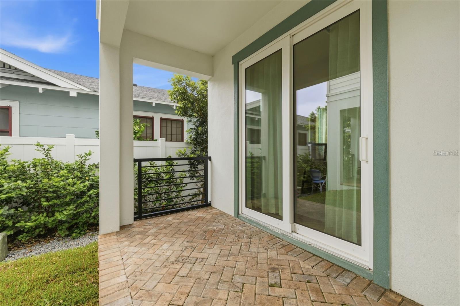 407 S ALBANY AVE #4