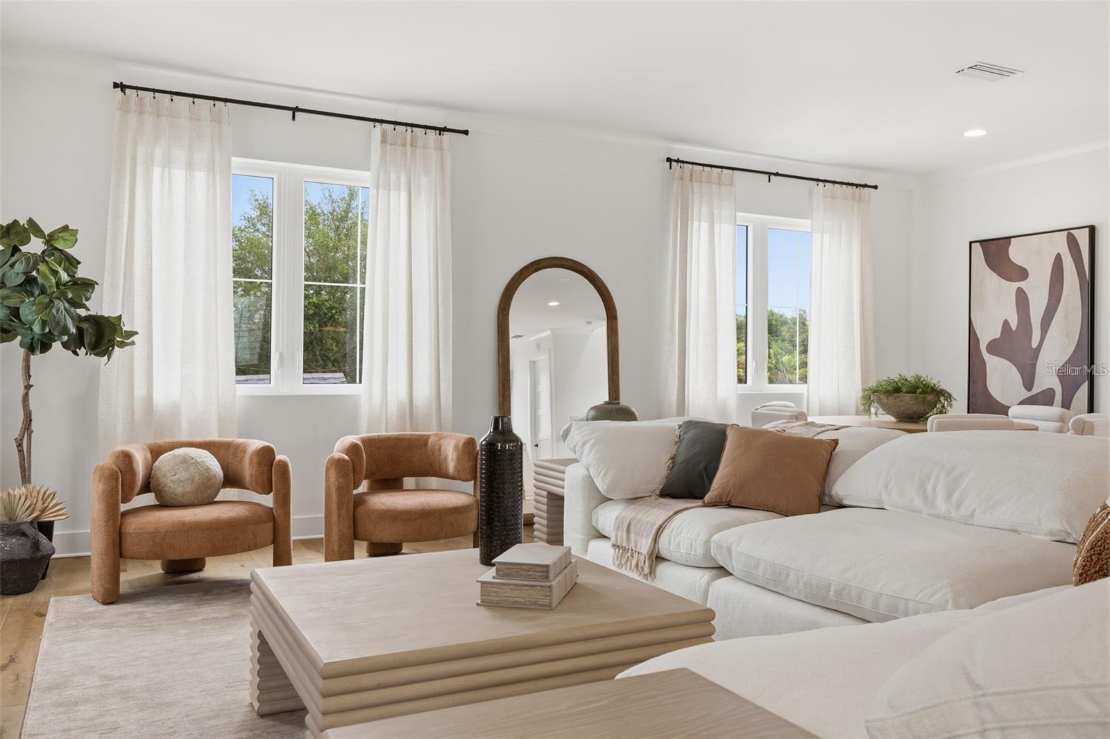 407 S ALBANY AVE #4