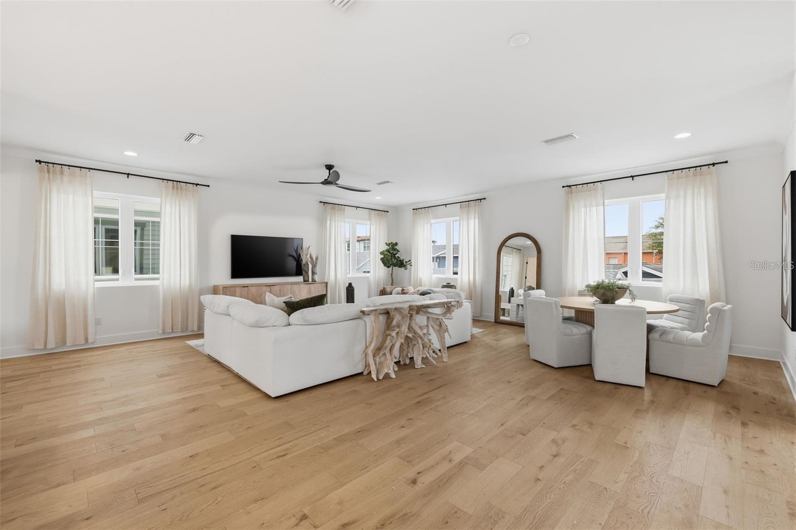 407 S ALBANY AVE #4