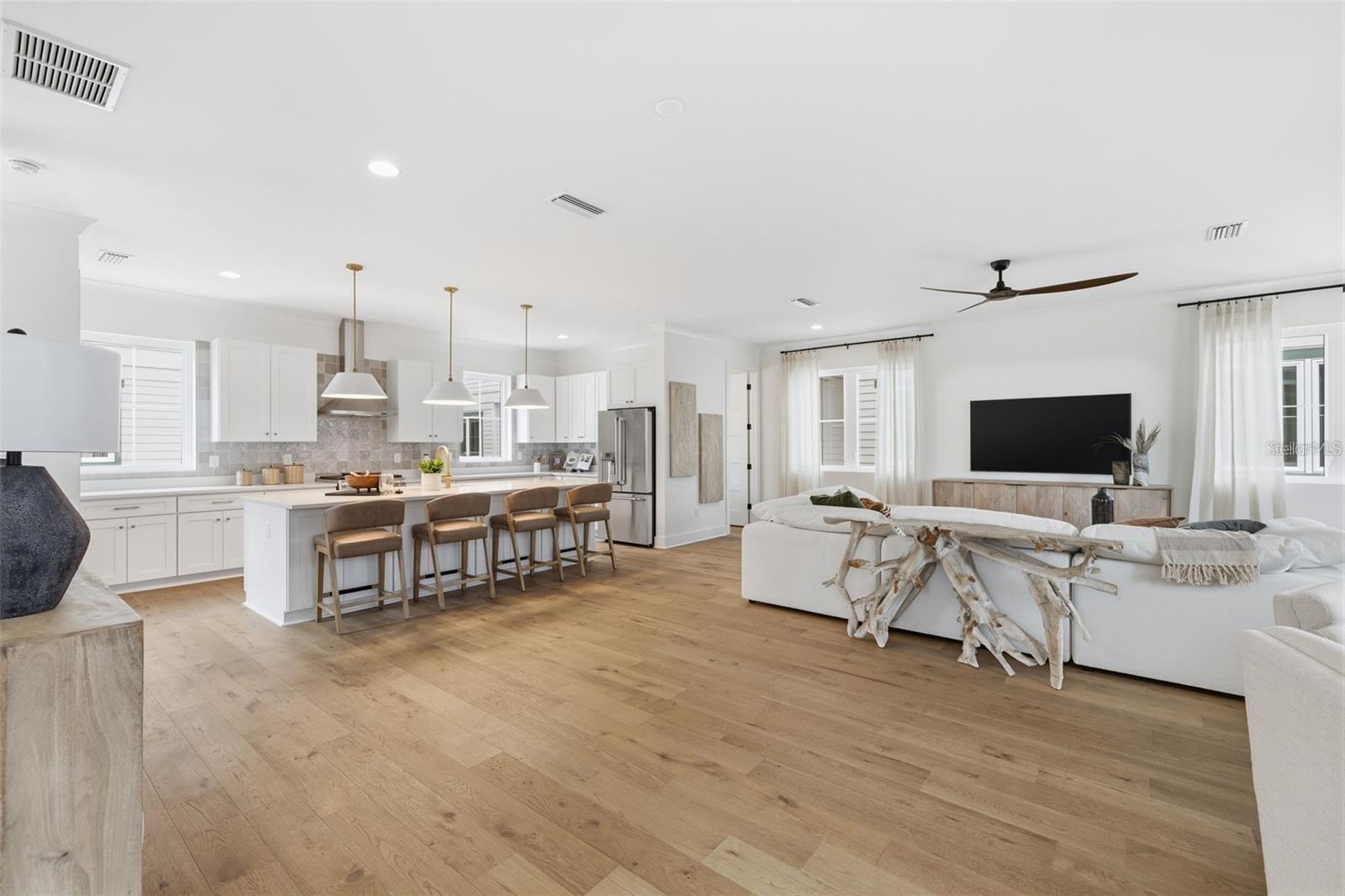 407 S ALBANY AVE #4
