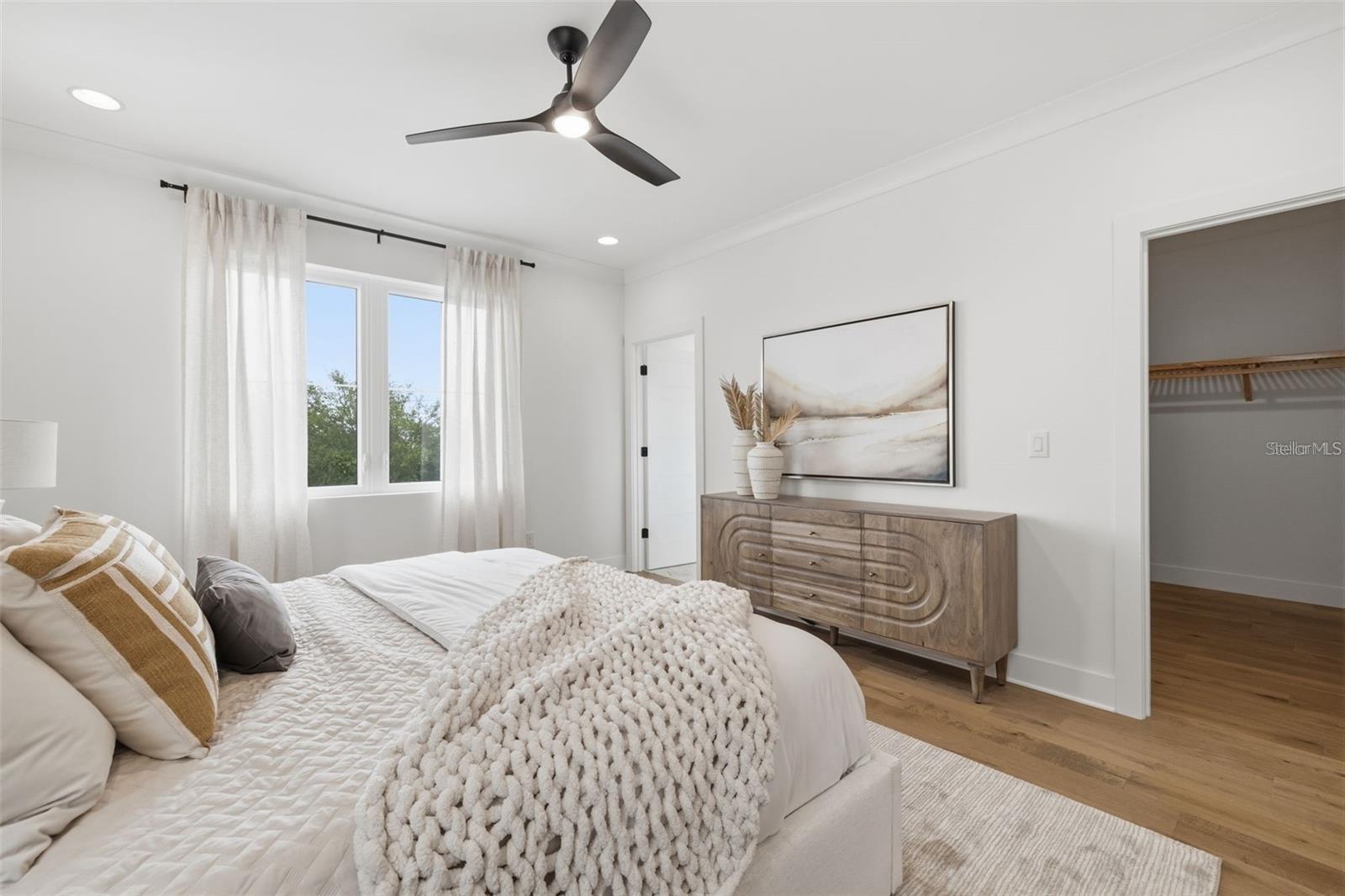 407 S ALBANY AVE #4