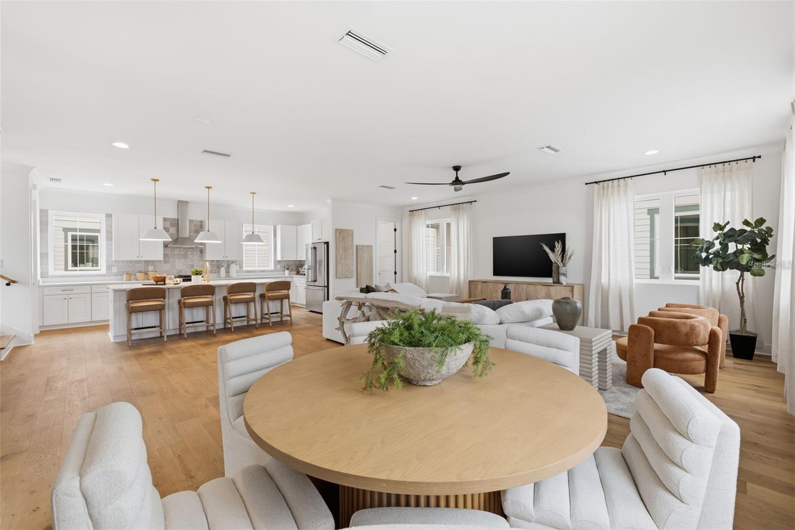 407 S ALBANY AVE #4