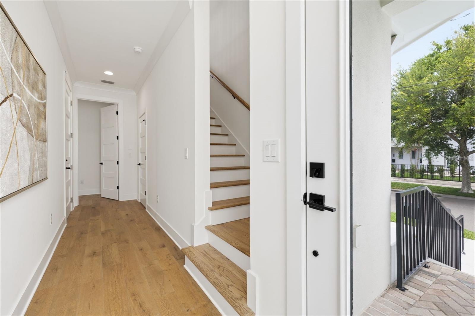 407 S ALBANY AVE #4