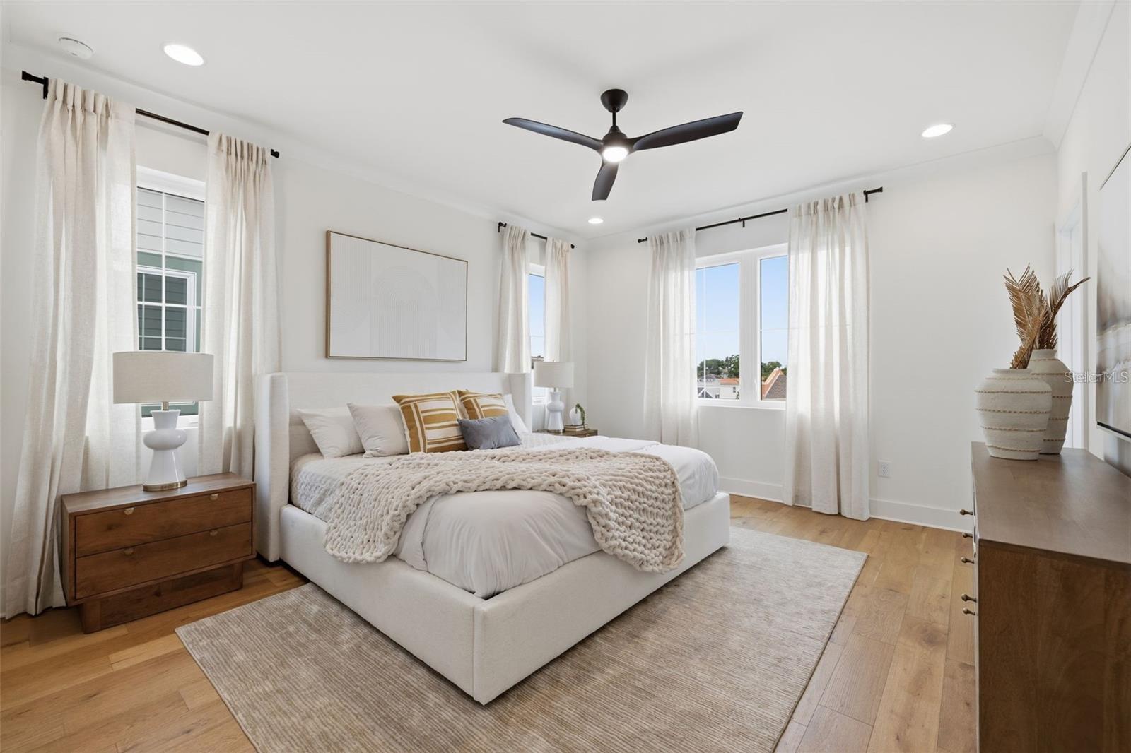 407 S ALBANY AVE #4