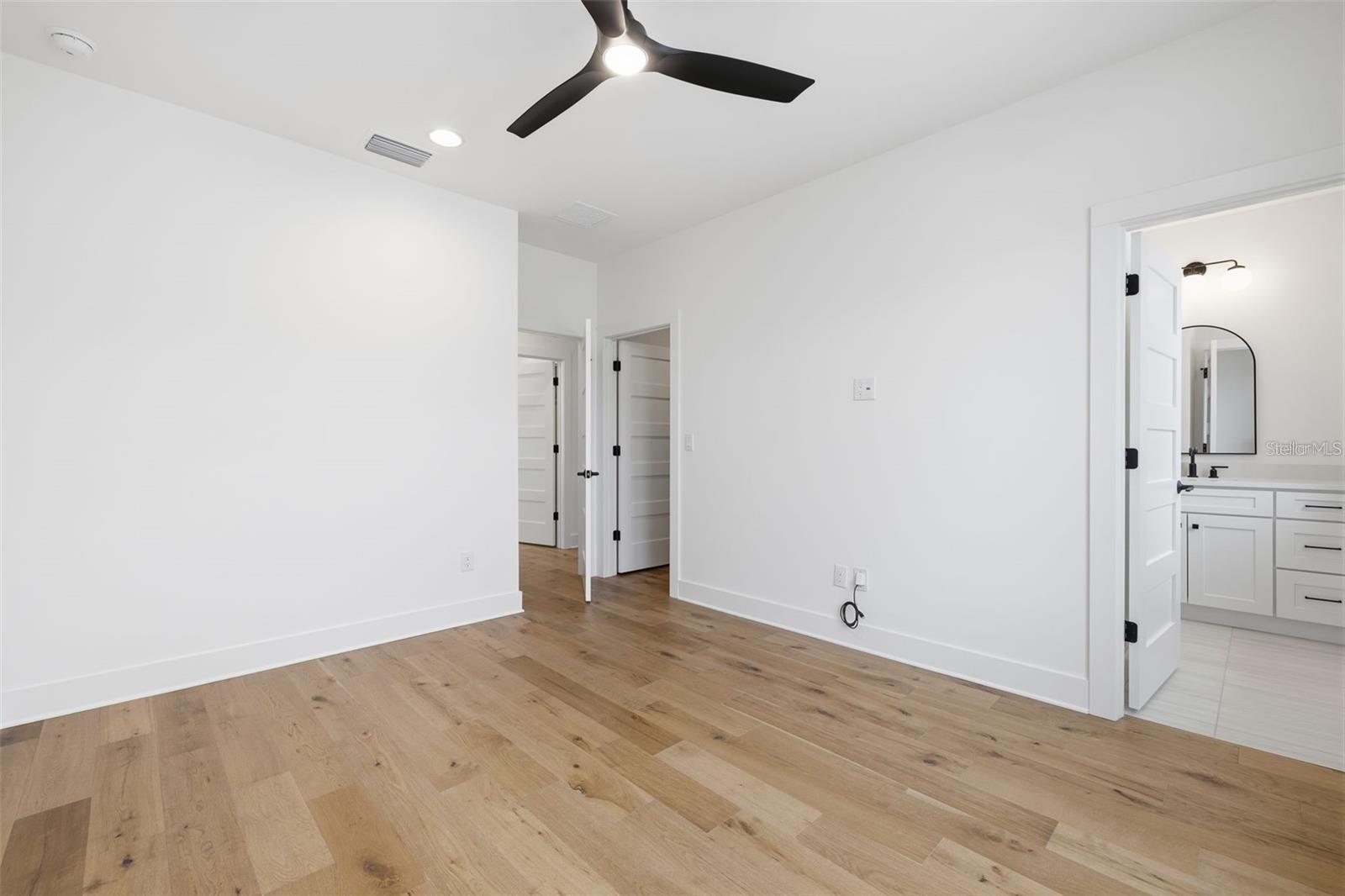 407 S ALBANY AVE #4