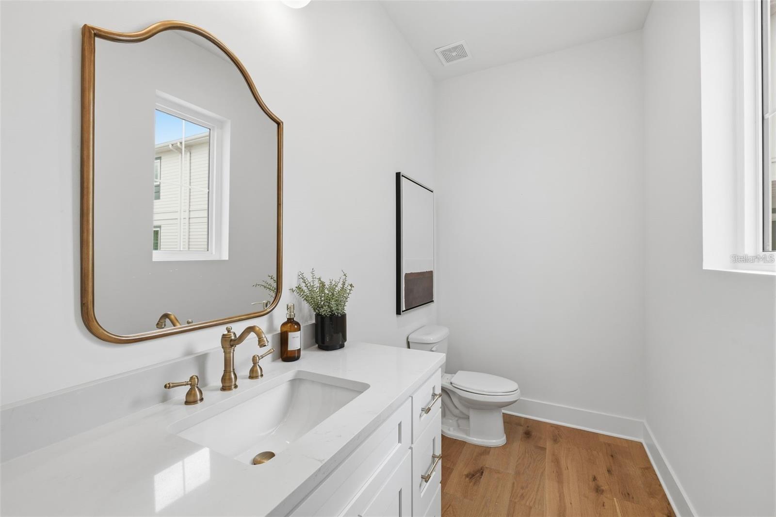 407 S ALBANY AVE #4