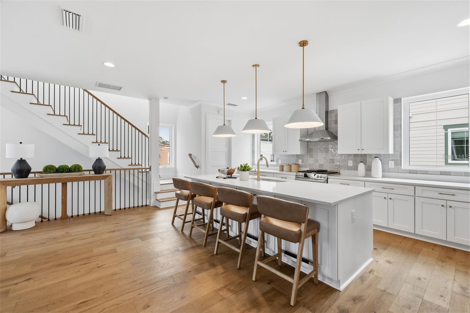 407 S ALBANY AVE #4