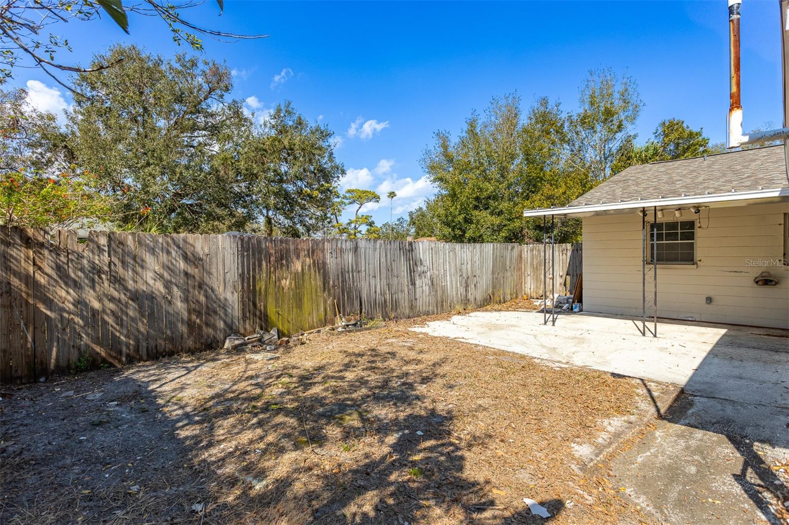 812 W WARREN AVE