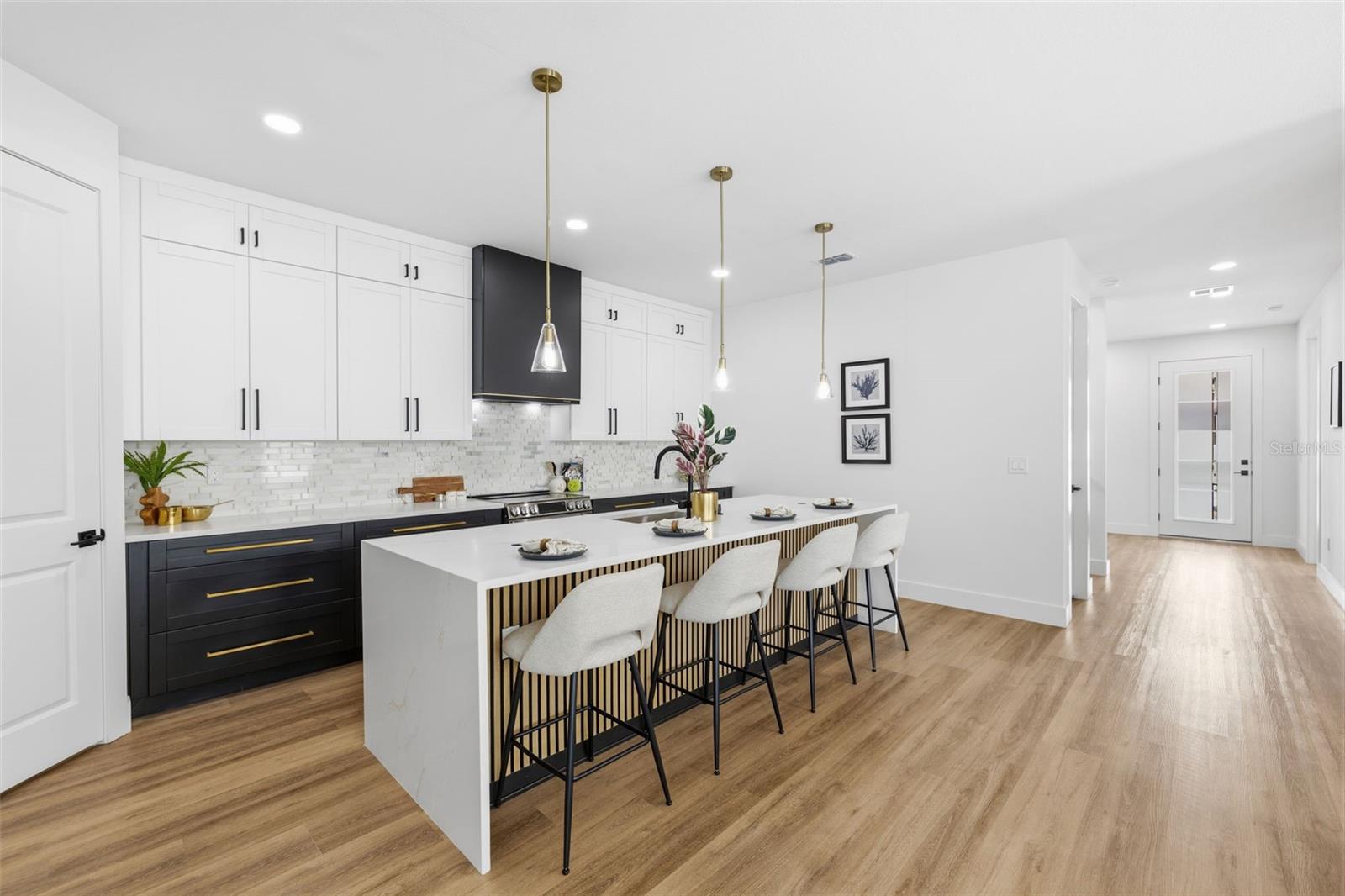 2328 W LA SALLE ST