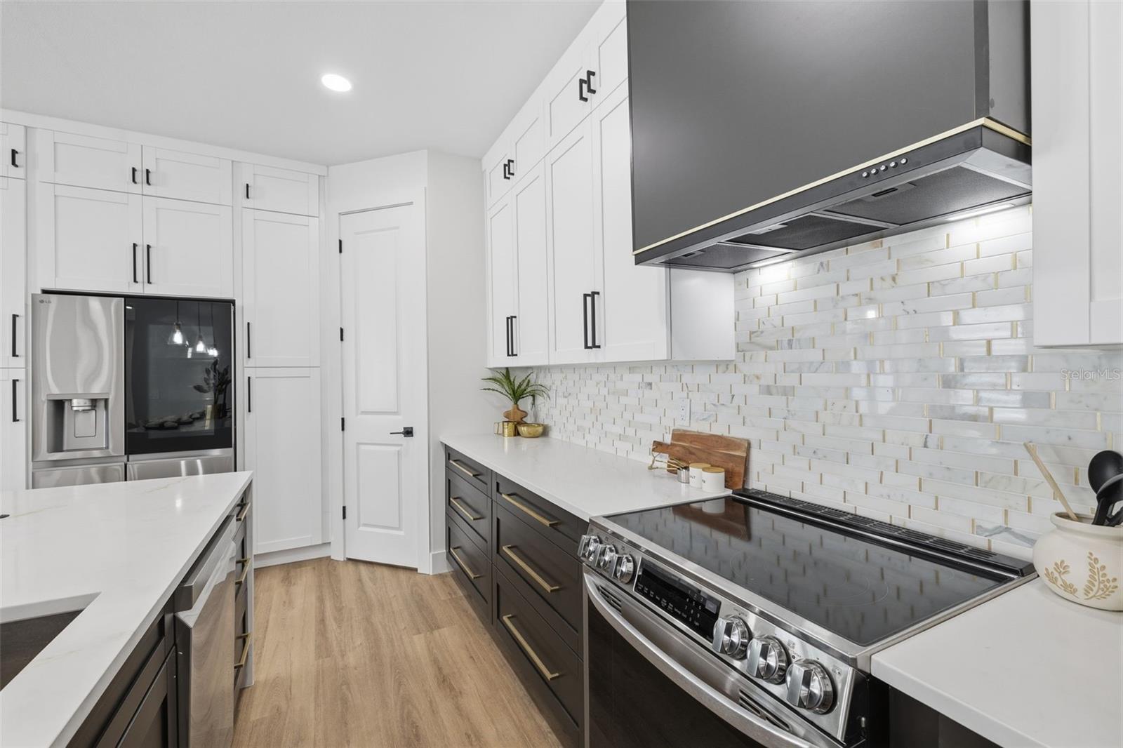 2328 W LA SALLE ST