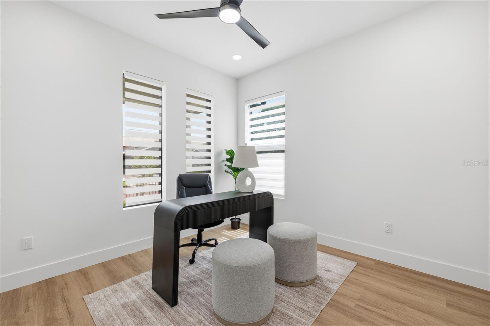 2328 W LA SALLE ST