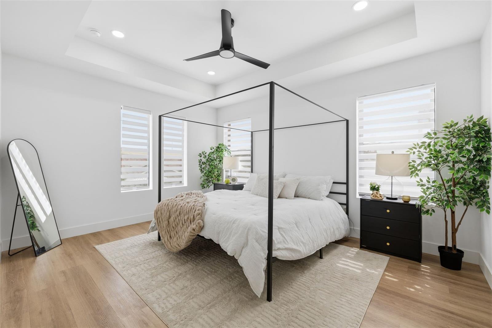 2328 W LA SALLE ST