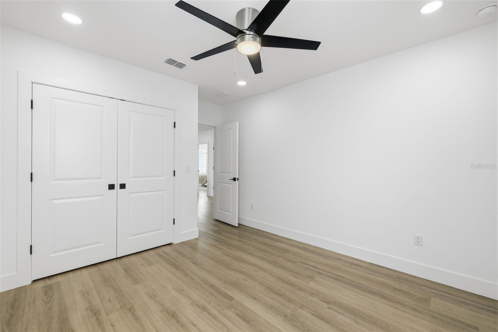2328 W LA SALLE ST