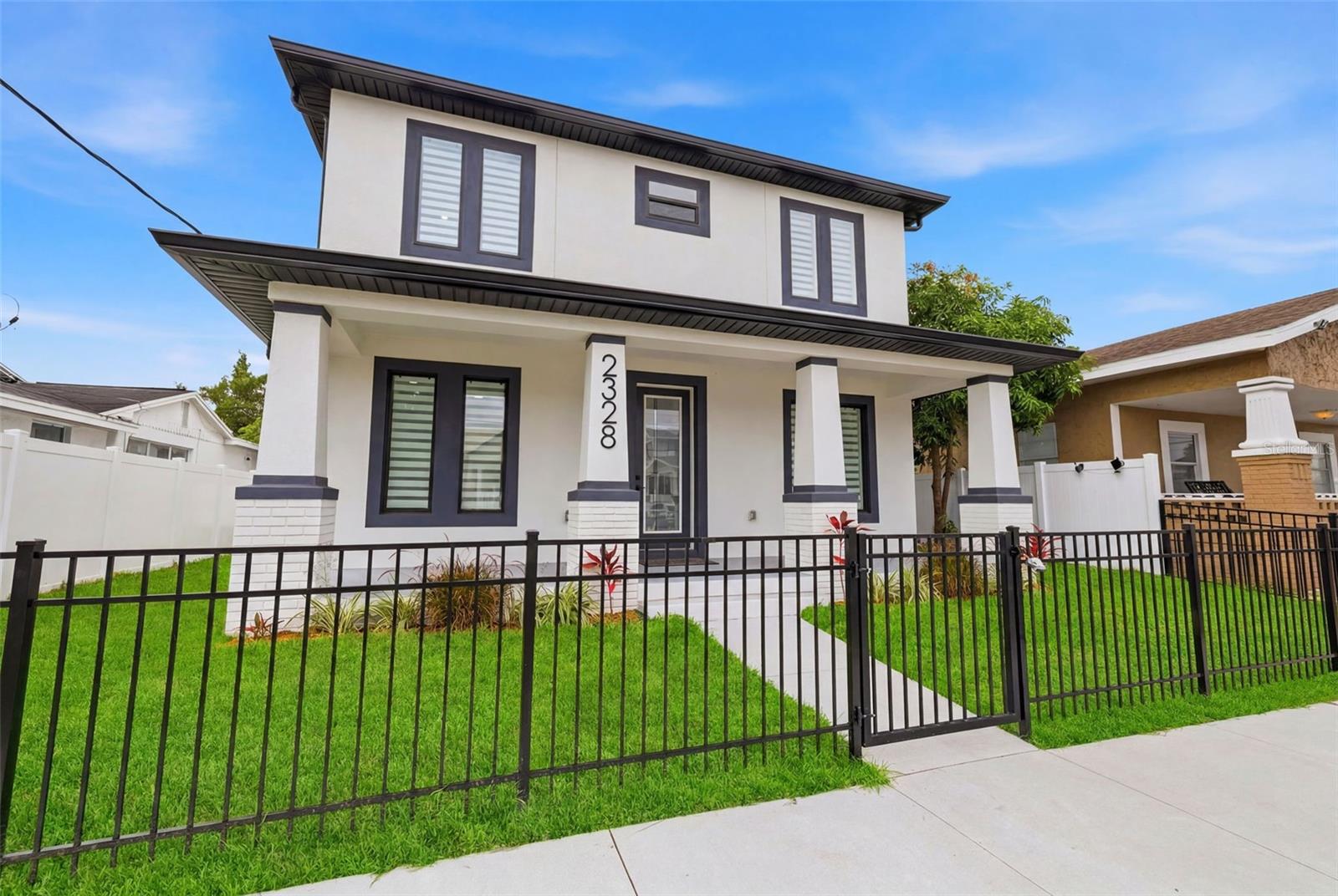 2328 W LA SALLE ST