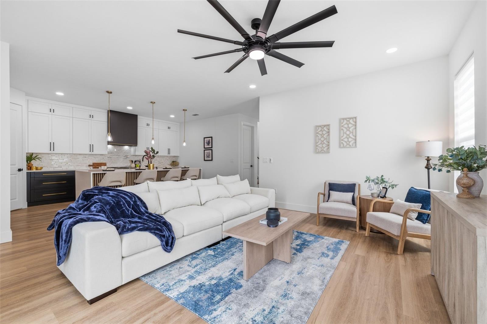 2328 W LA SALLE ST