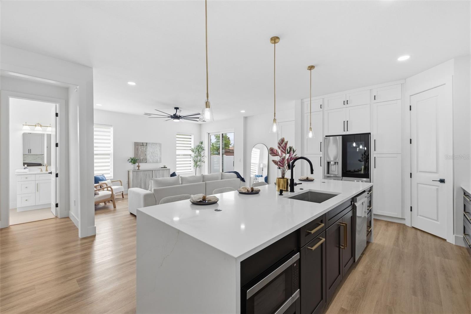 2328 W LA SALLE ST