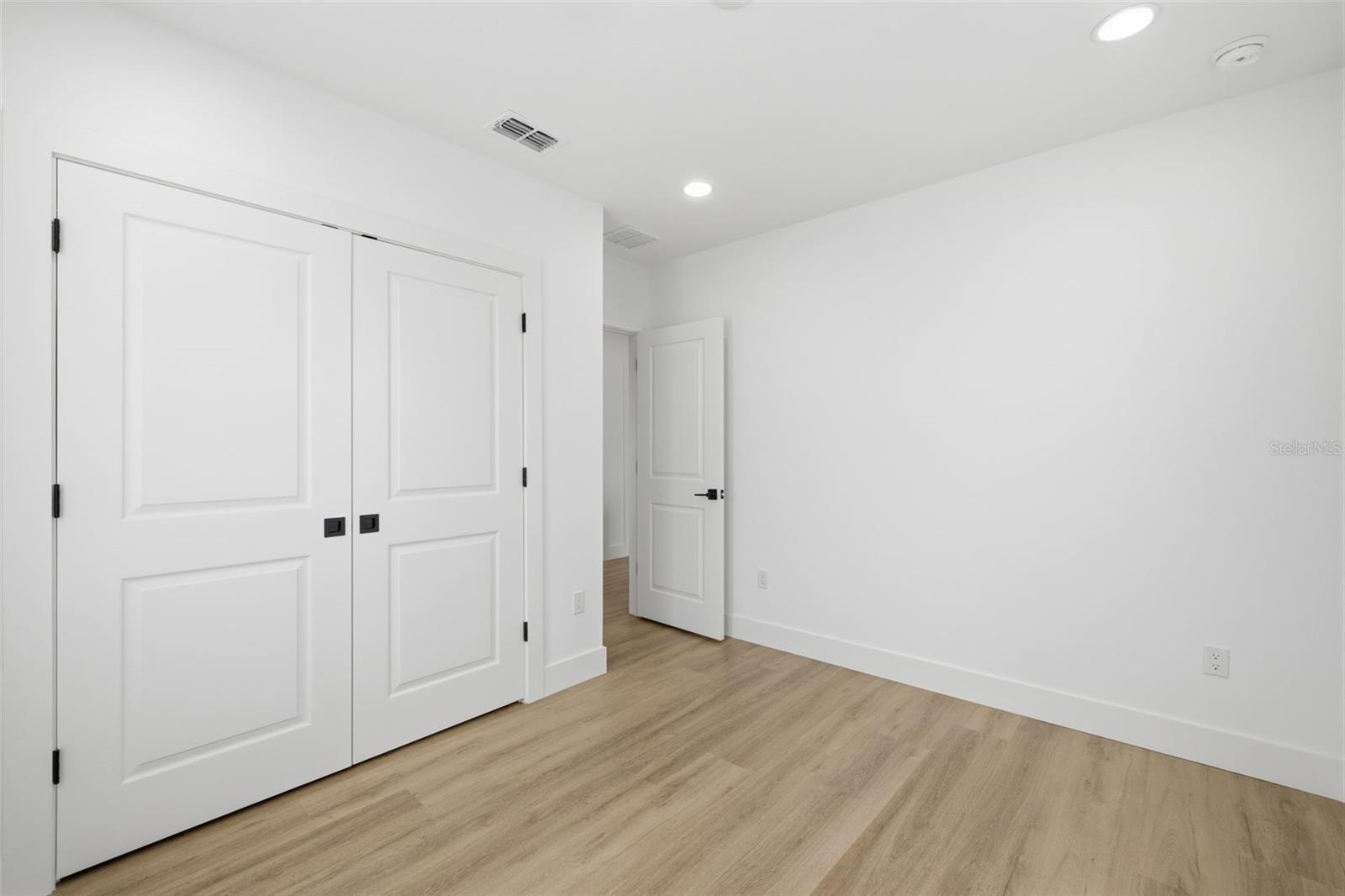 2328 W LA SALLE ST