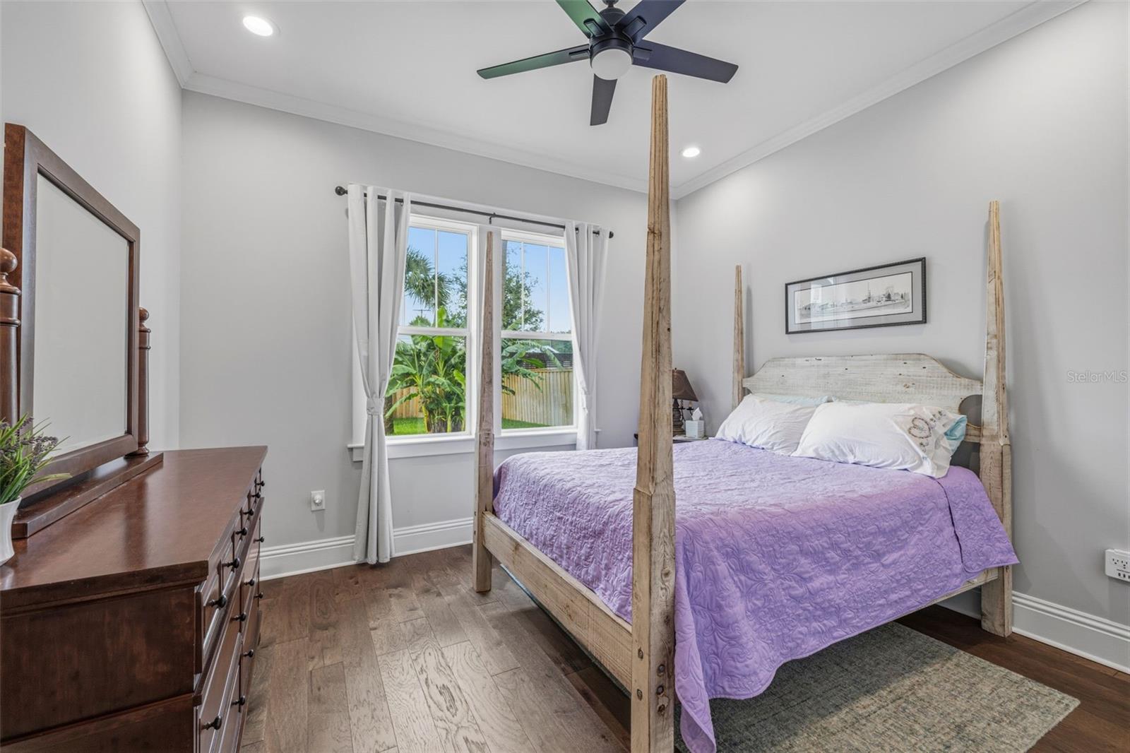 306 E EMMA ST