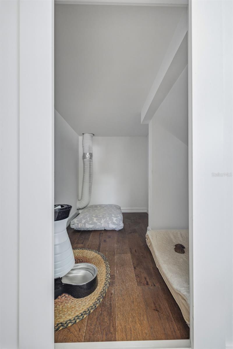 306 E EMMA ST