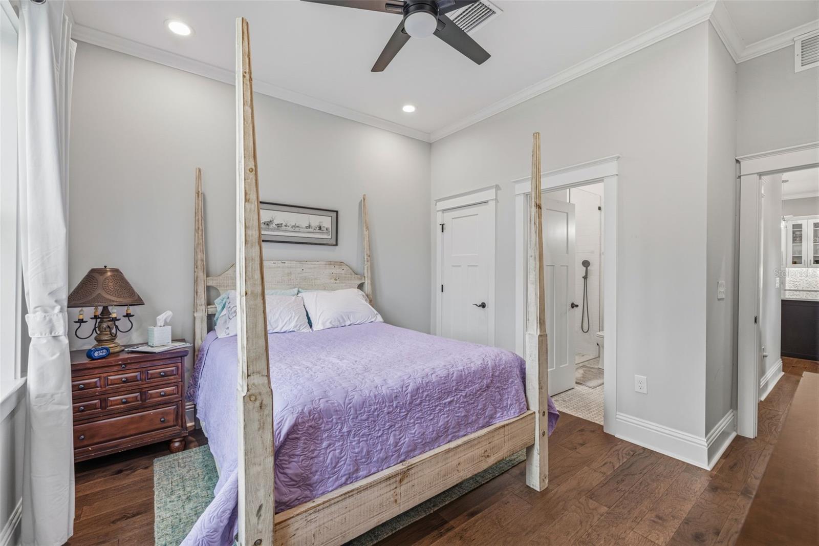 306 E EMMA ST