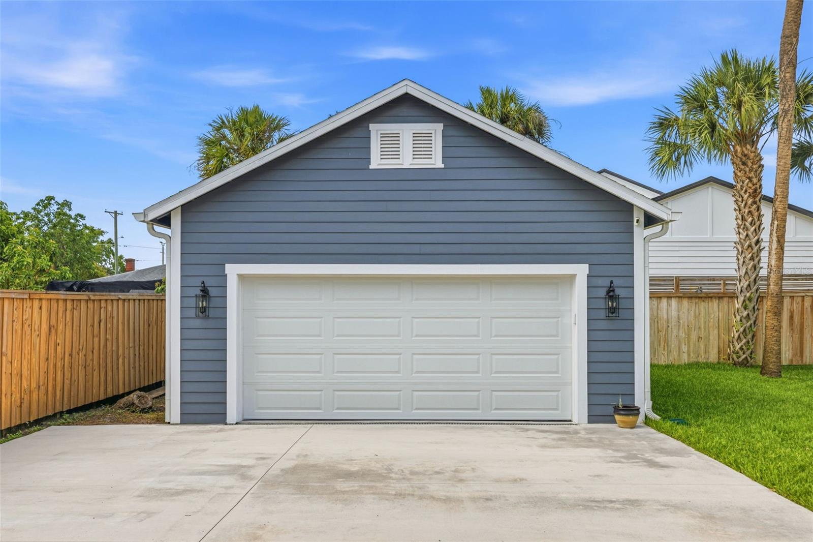306 E EMMA ST