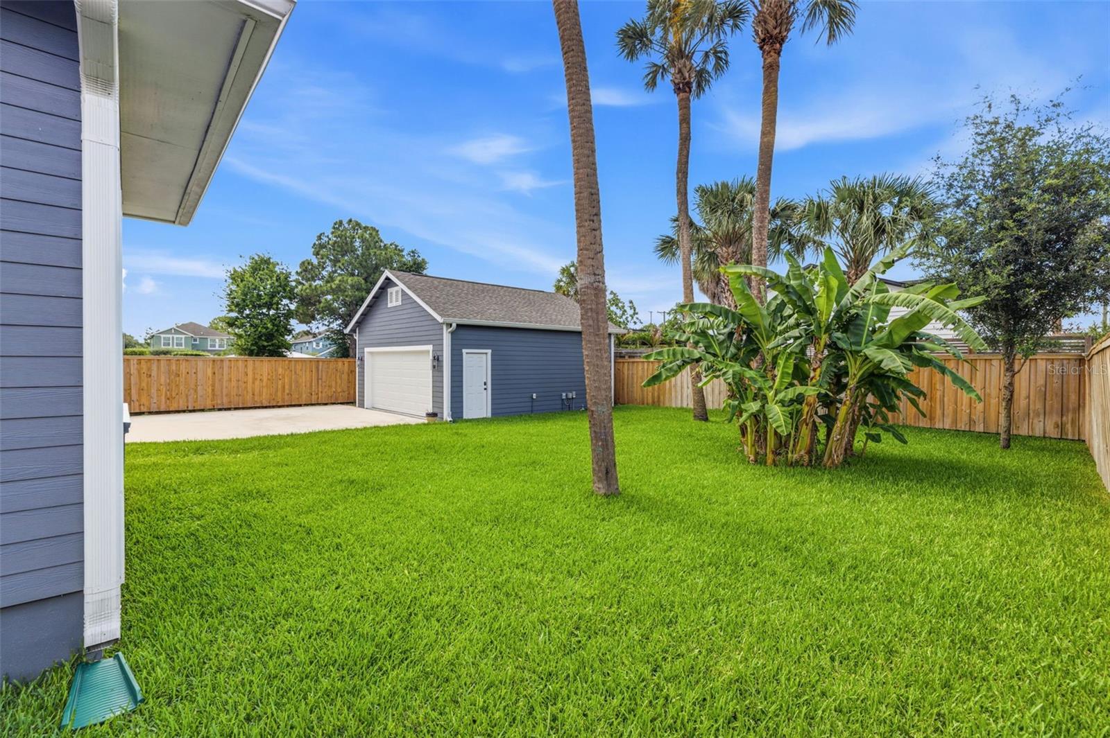 306 E EMMA ST