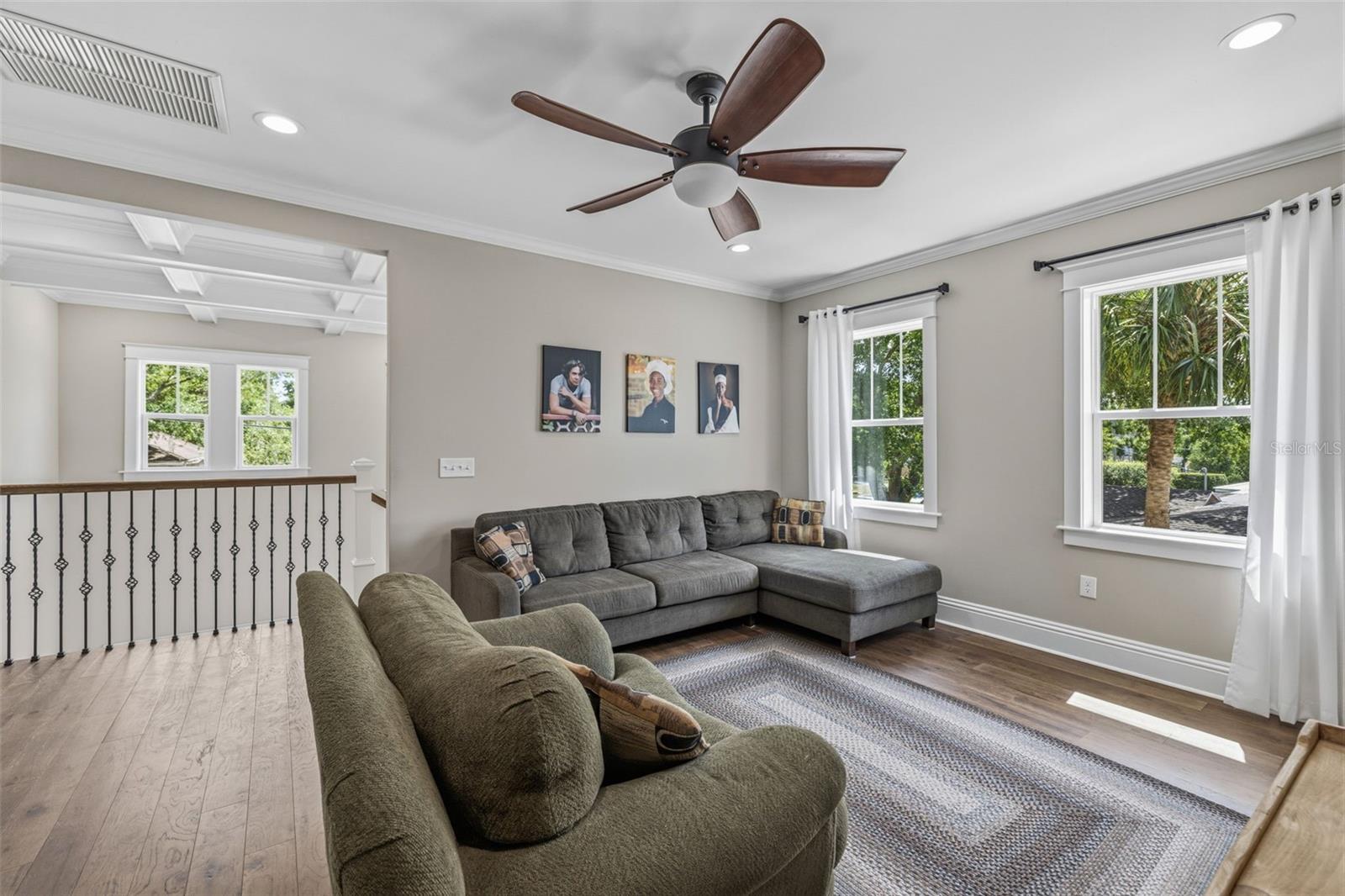 306 E EMMA ST