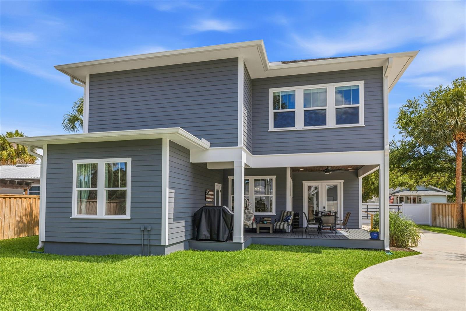 306 E EMMA ST