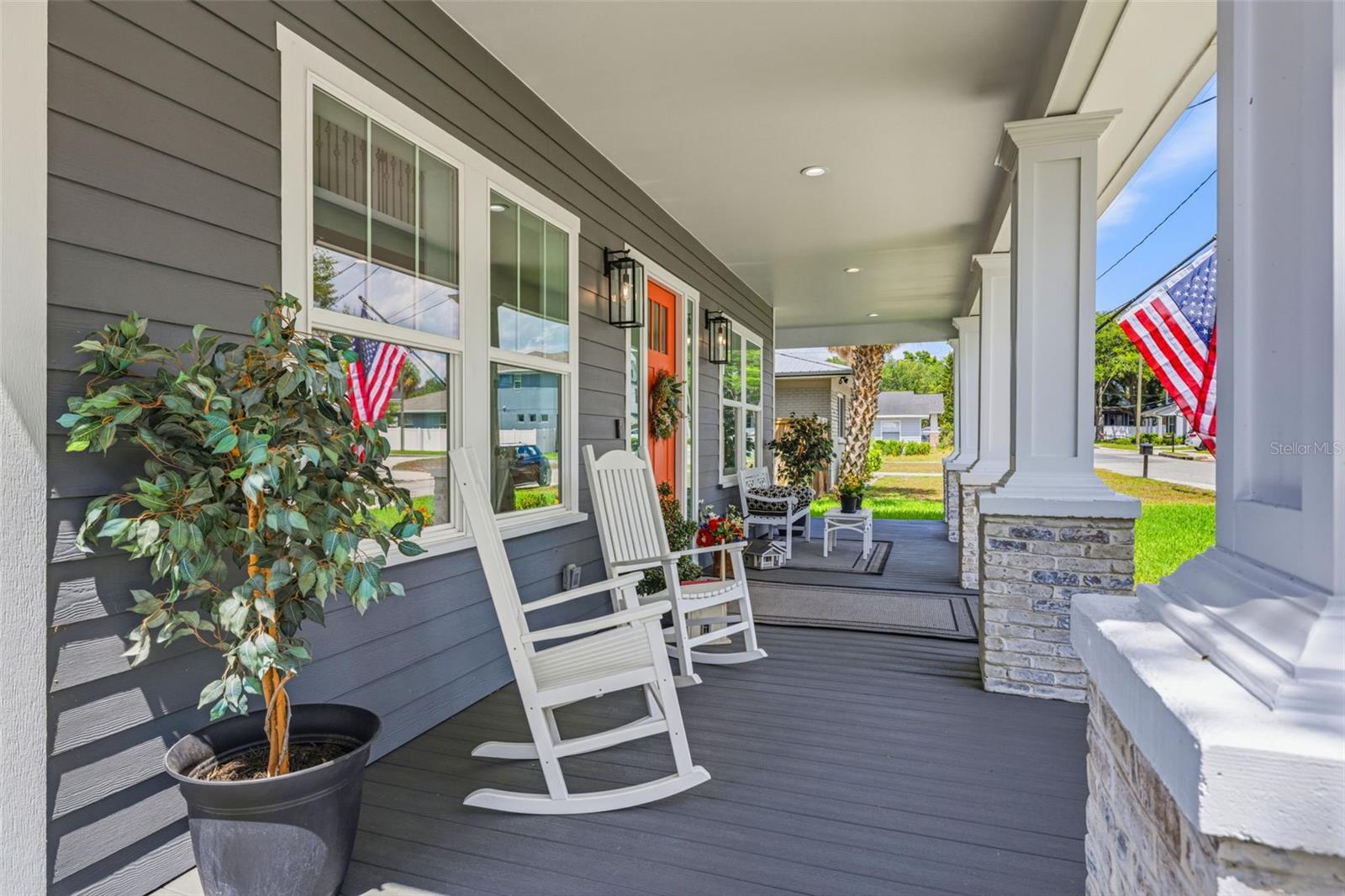 306 E EMMA ST