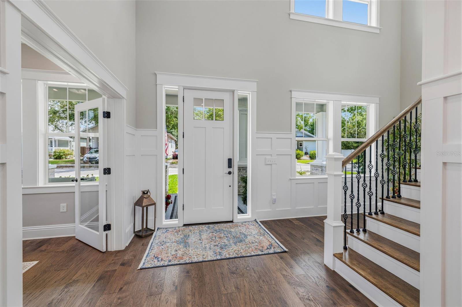 306 E EMMA ST