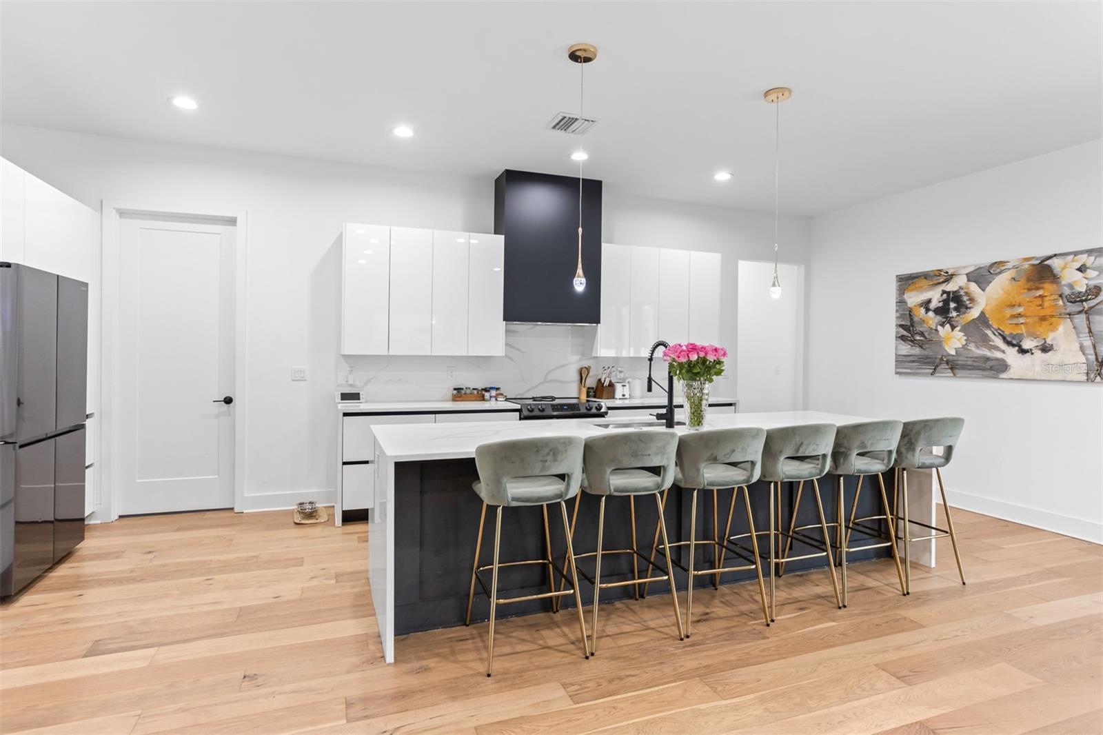 3306 W VAN BUREN DR