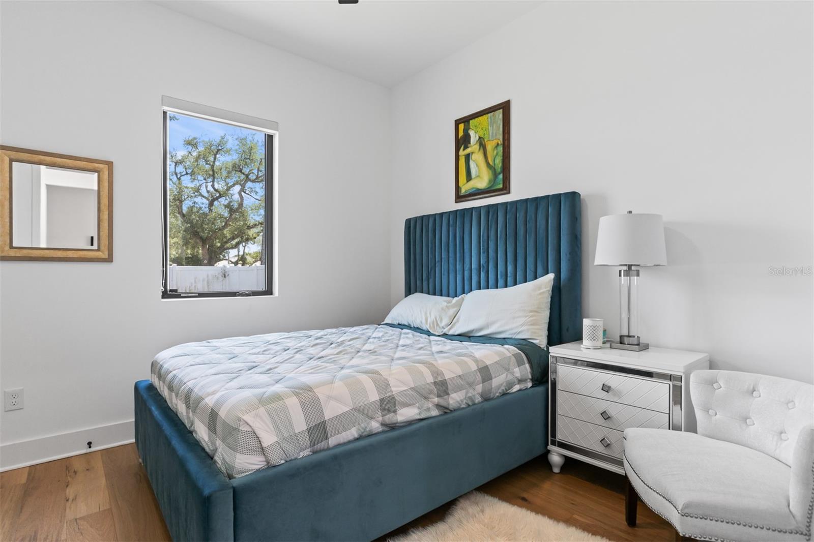 3306 W VAN BUREN DR