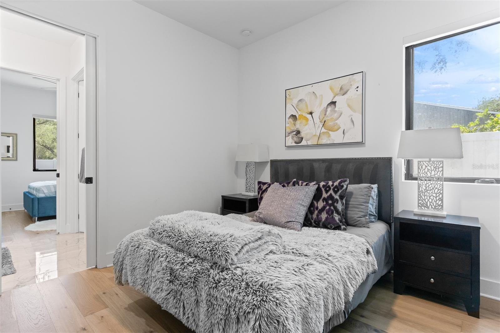 3306 W VAN BUREN DR