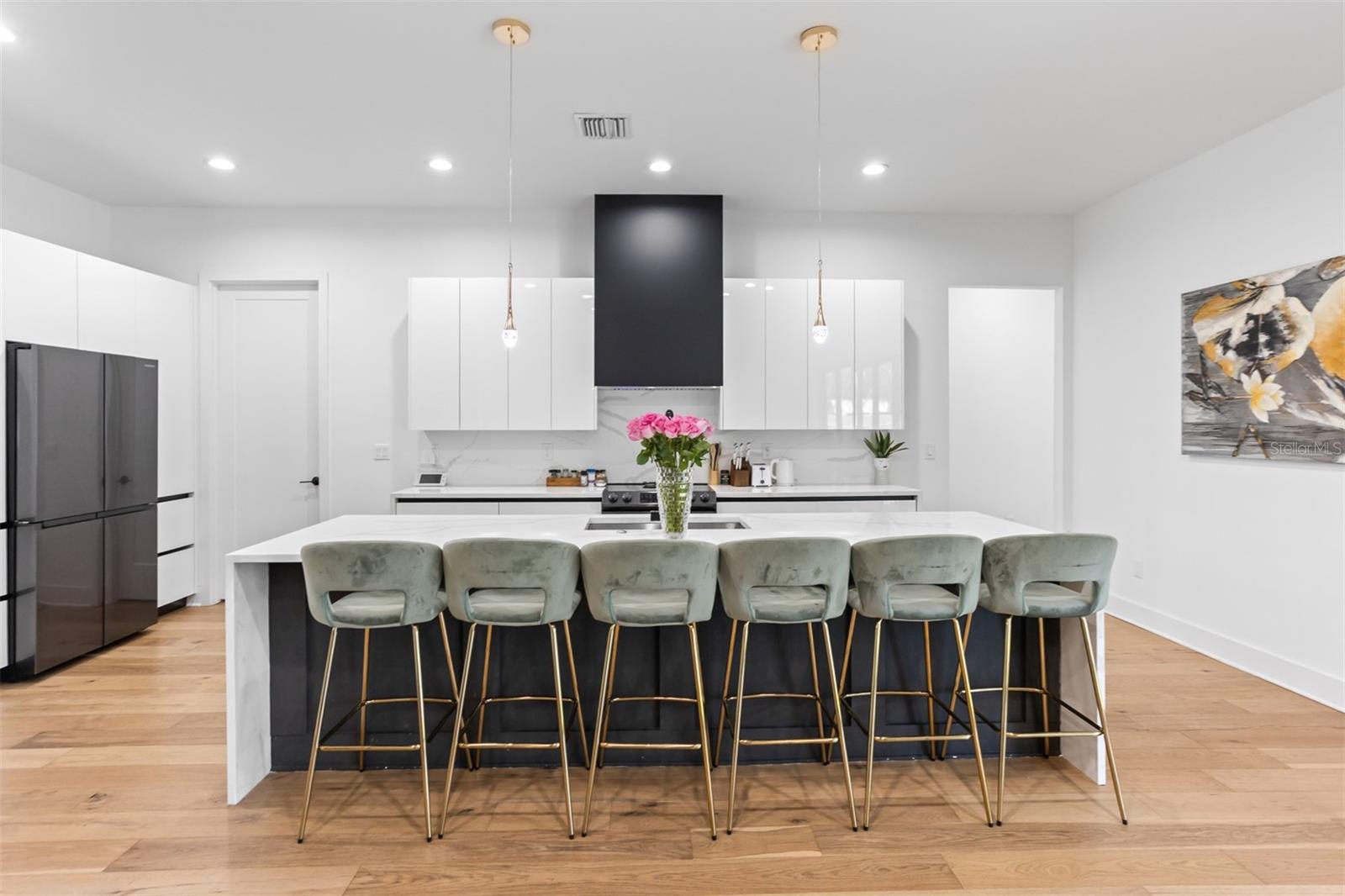 3306 W VAN BUREN DR