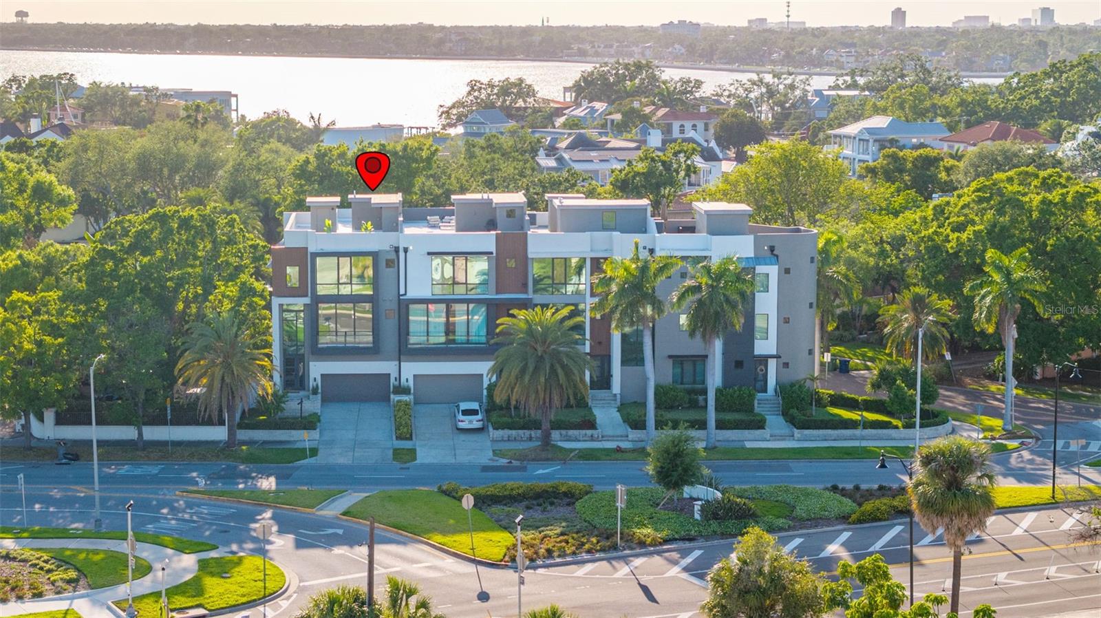 98 W DAVIS BLVD