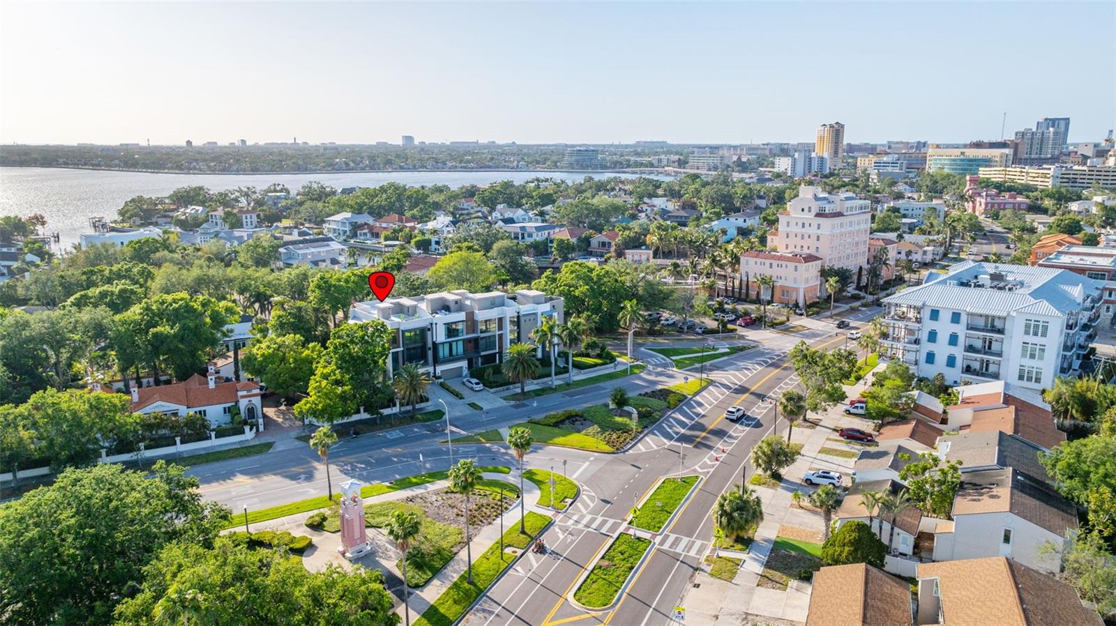 98 W DAVIS BLVD