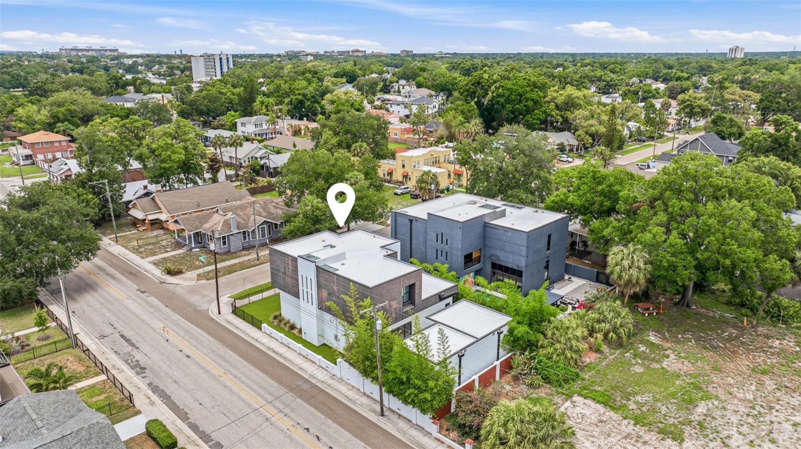 2701 N POPLAR AVE