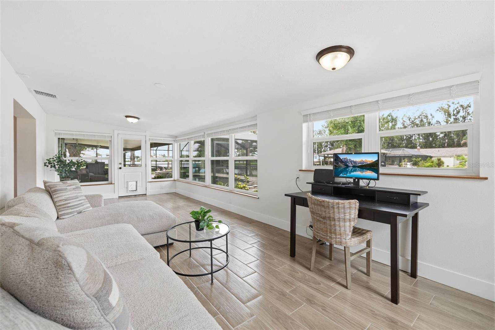 9910 PENINSULAR DR